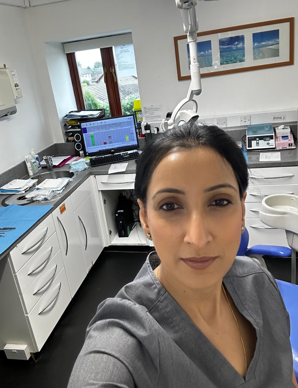 Dr Monika photo during treatment 6
